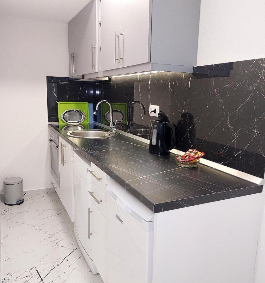 Big Delux Apartment โมสตาร์ ภายนอก รูปภาพ